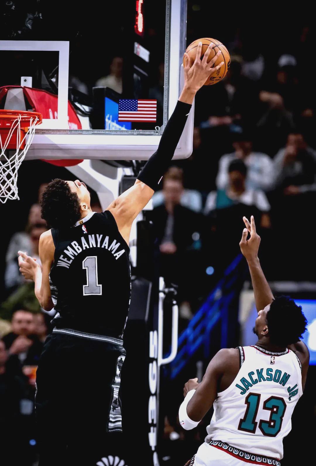 九游互动体验-灰熊轻松击败马刺，稳坐西部前列的简单介绍